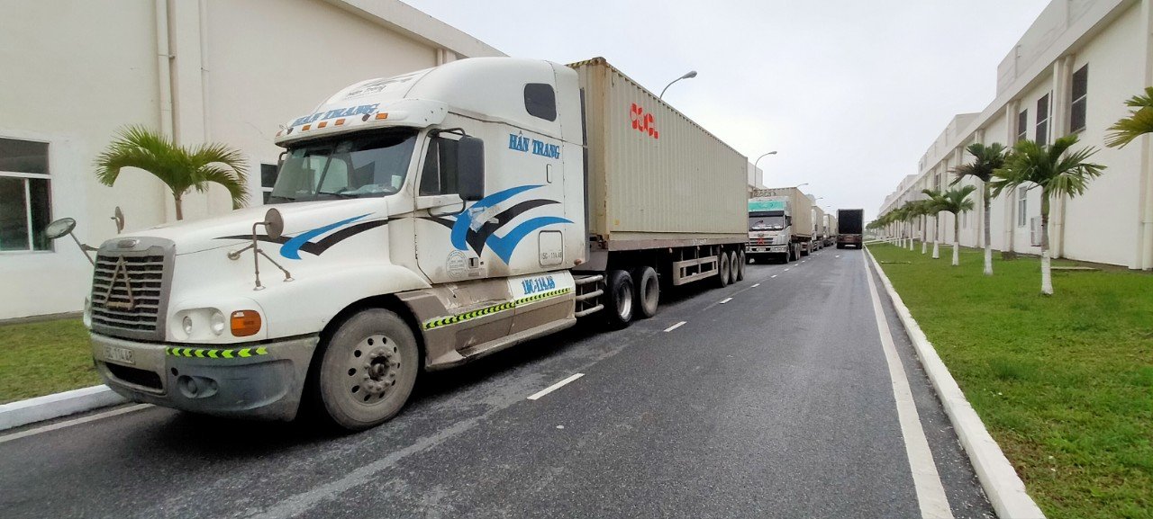 Dịch vụ vận chuyển Container đường bộ Bắc Nam của Hân Trang